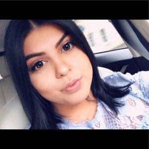 Meet your Posher, Lesly